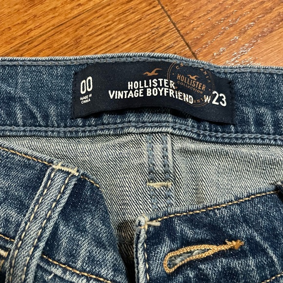 Hollister boyfriend jeans - Picture 2 of 3